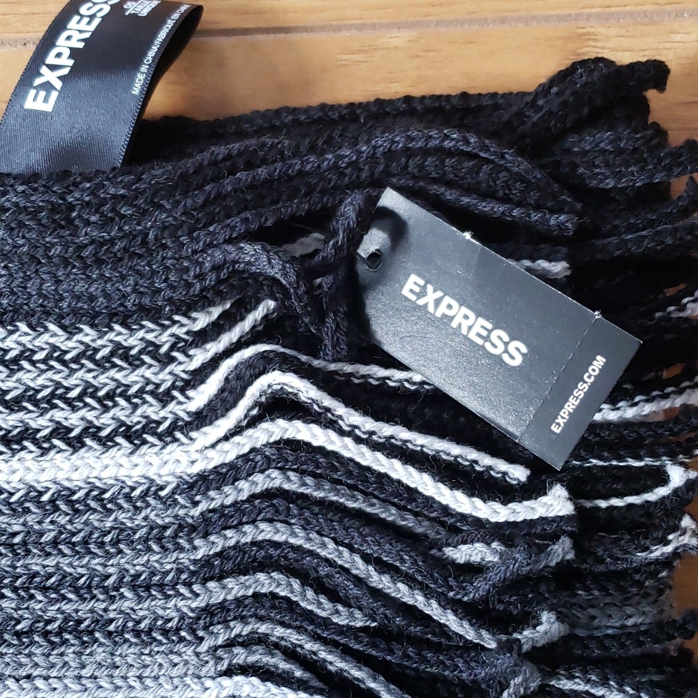 Express Wool Scarf - Picture 2 of 3